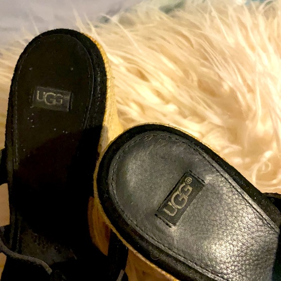 Sandals - Picture 2 of 3